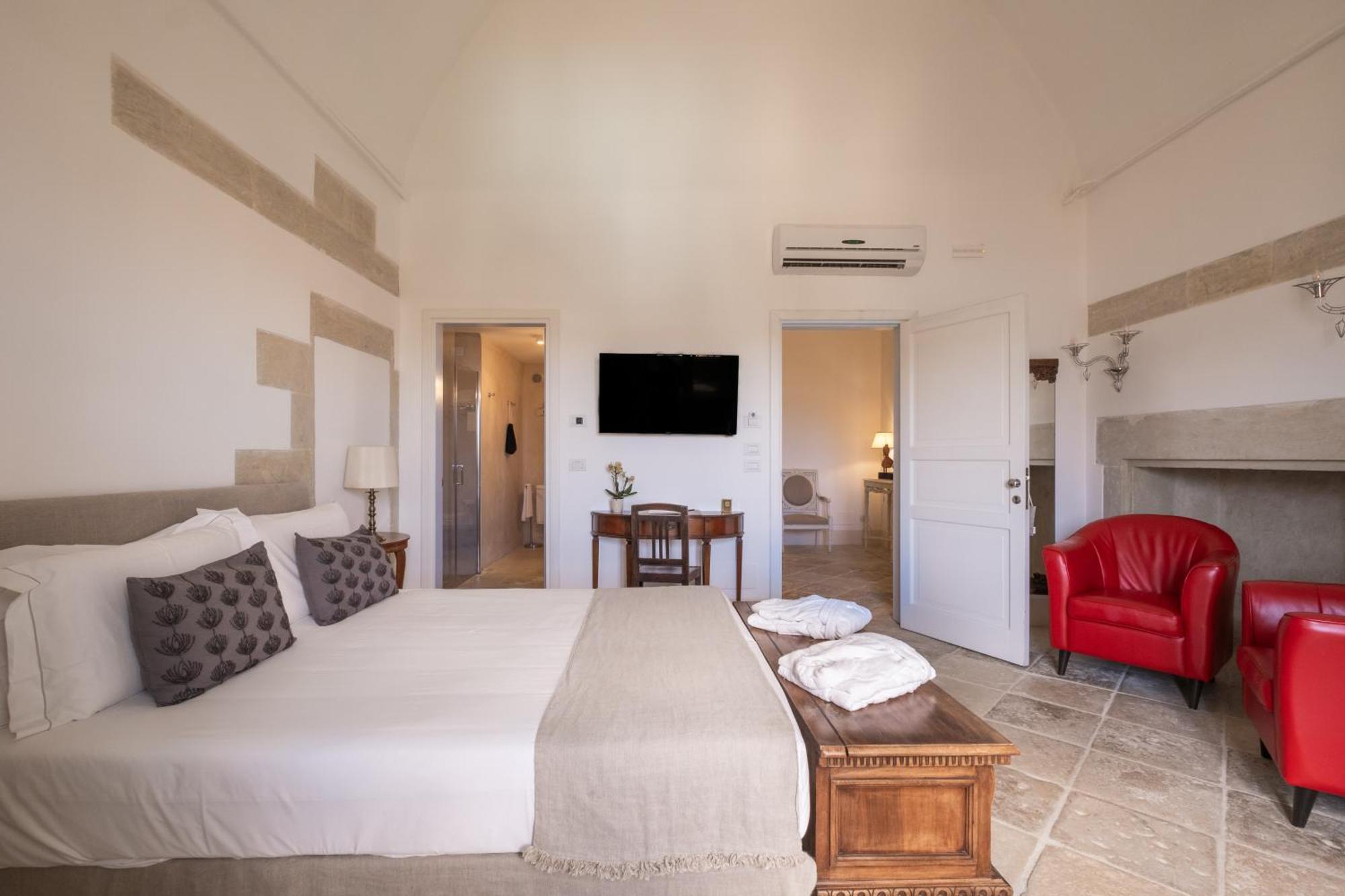 Palazzo Ducale Venturi - Luxury Hotel & Wellness Minervino di Lecce Exteriör bild