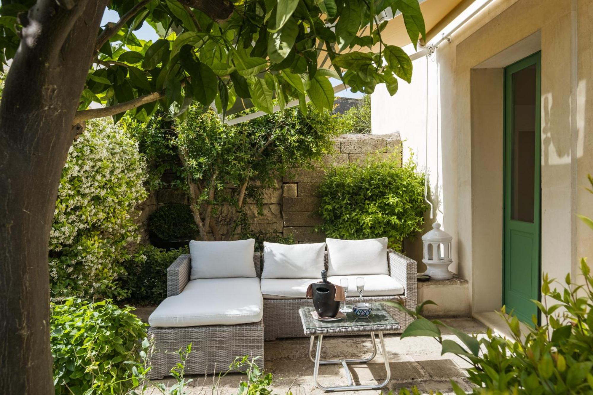 Palazzo Ducale Venturi - Luxury Hotel & Wellness Minervino di Lecce Exteriör bild